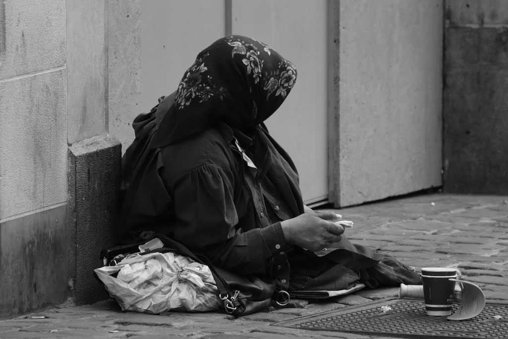 Români în centrul unei controverse în Londra: 160.000 de lire sterline pe copil
