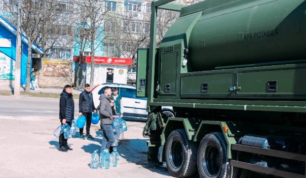 România trimite 100.000 de litri de apă în Republica Moldova, ajutor pentru secetă