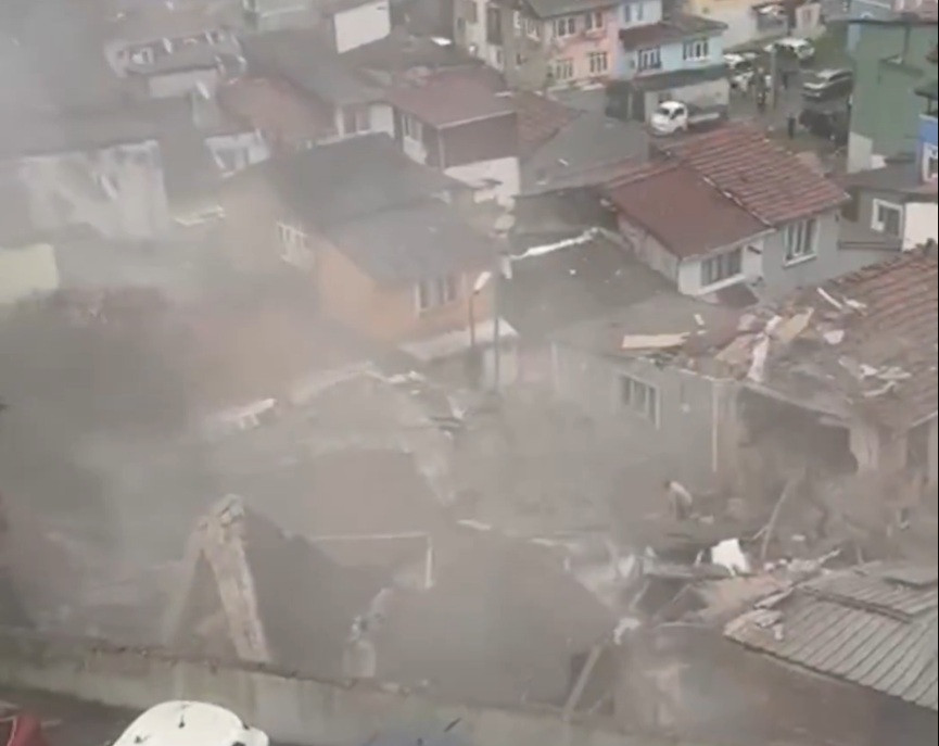 Explozie puternică în Istanbul: două clădiri prăbușite, mai multe persoane salvate | VIDEO