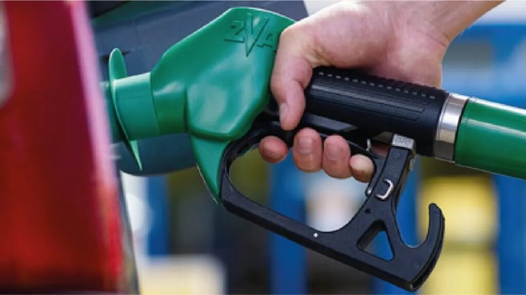Serbia reduce drastic accizele la carburanți cu 40%