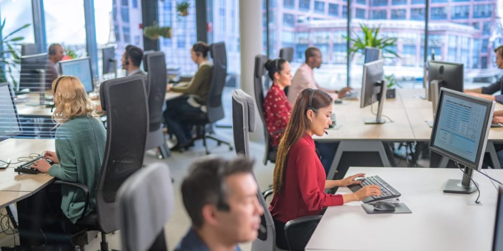 Companiile românești investesc mai mult în experiența clienților
