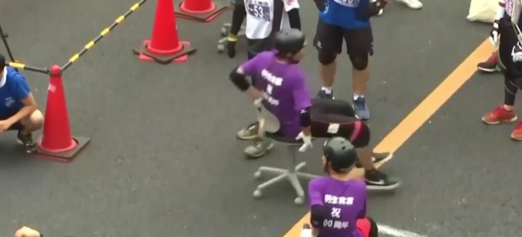 Japonia: curse stradale cu scaune de birou, premiul 90 kg orez