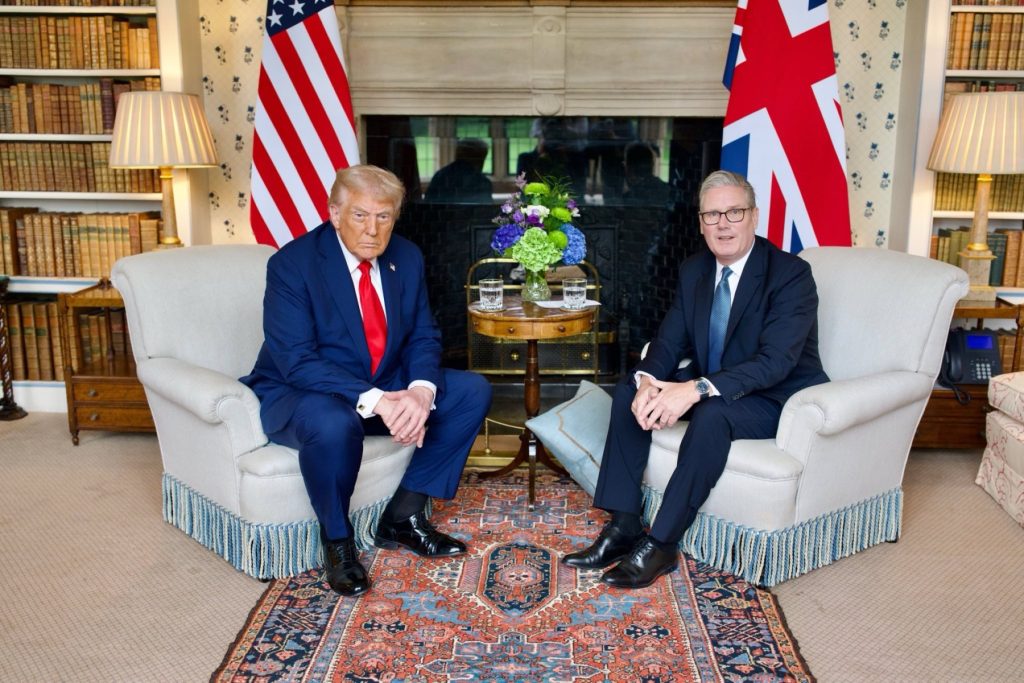 Trump și Starmer discută la telefon despre criza din Strâmtoarea Ormuz