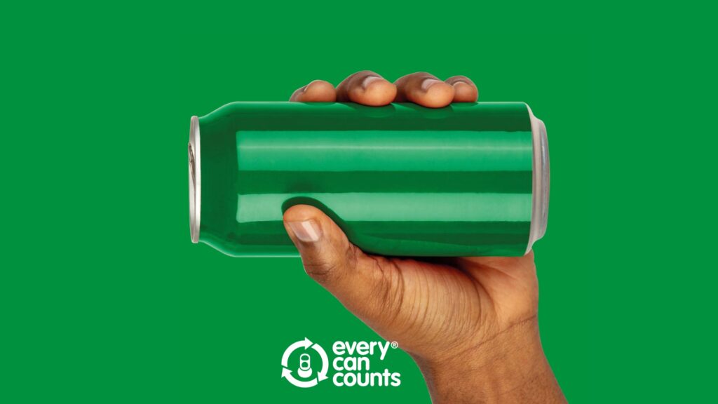România reciclează 3 din 4 doze prin Every Can Counts și SGR.