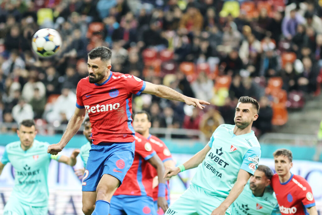 FCSB învinge dramatic UTA și devine lider în play-out-ul Superligii