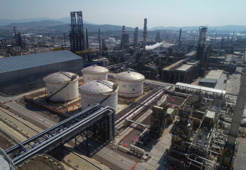 Prețul petrolului scade după anunțul lui Trump despre progrese cu Iranul