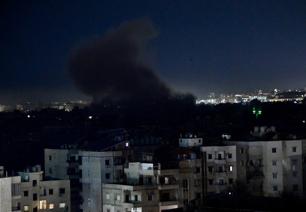 Război în Orientul Mijlociu: Israel atacă lângă Beirut, Iran lansează noi rachete