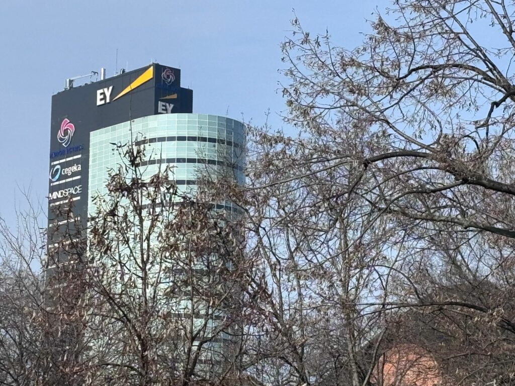 Hidroelectrica reîncepe căutarea șefilor după patru luni de la eșec.