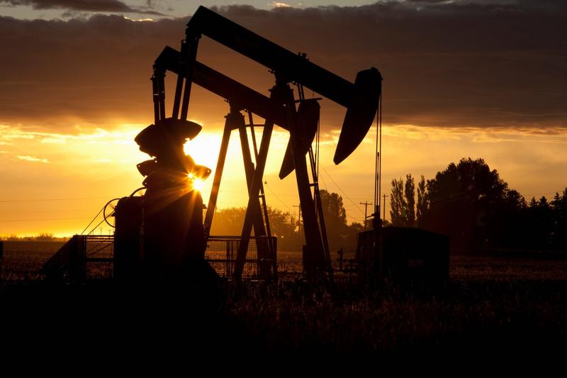 Petrolul, o „lebădă neagră” pe Wall Street? Ce semnal transmite