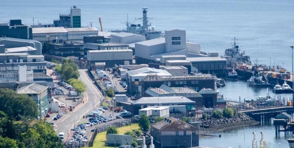 Româncă arestată lângă submarinele nucleare britanice din Scoția, alături de un iranian