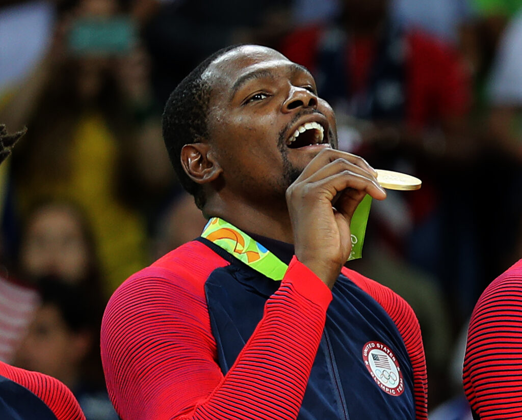 Durant, la 25 de puncte de recordul lui Jordan