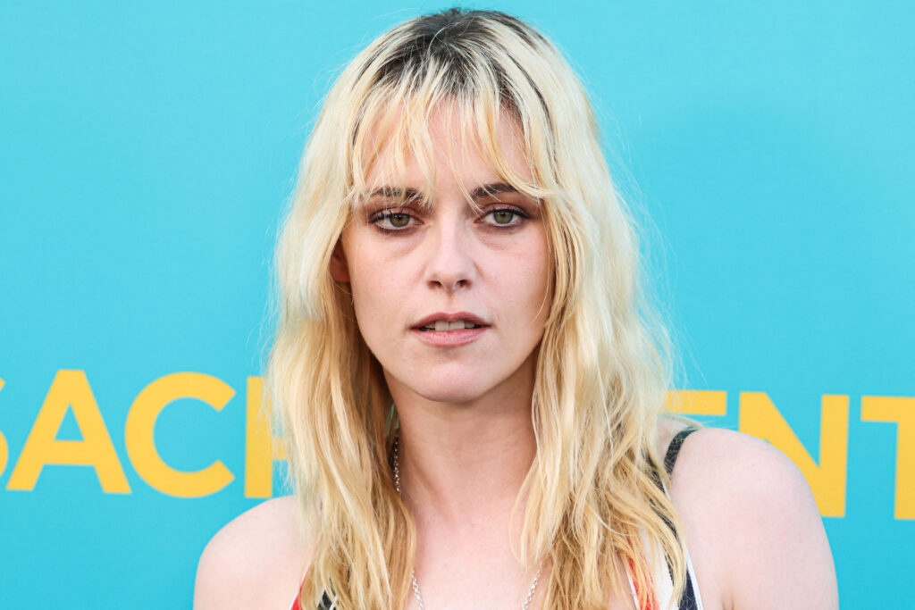 Kristen Stewart, în rolul lui Sally Ride, prima femeie americană în spațiu
