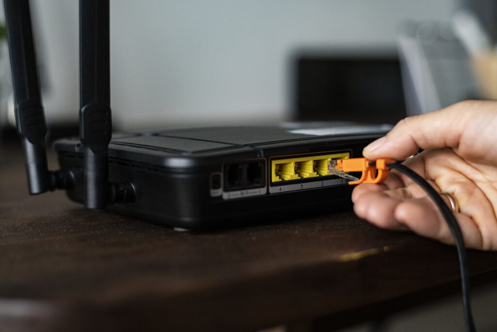 Optimizați semnalul WiFi: De ce să orientați antenele routerului?