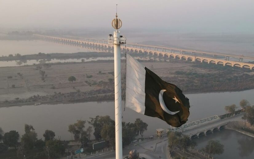 Atac sinucigaș în Pakistan: 31 de victime și 100 rănite