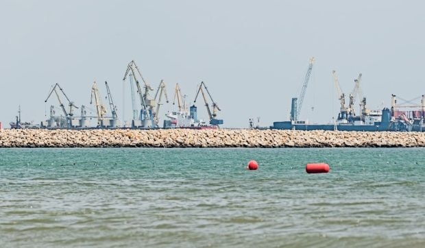 Remorcher se scufundă în Portul Midia după ce lovește o mină marină