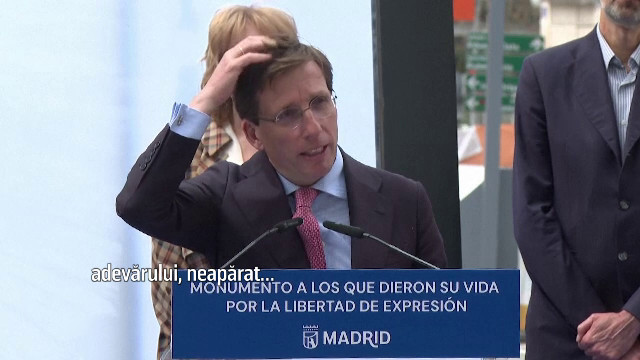 Primarul Madridului primește un cadou neobișnuit de la un porumbel în discurs