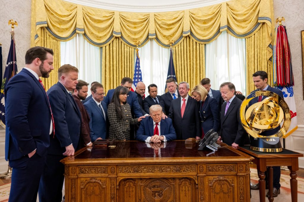 Trump cere sprijin: „Pentru Iisus” și loialitate de la republicani