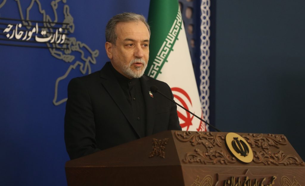 Iranul spune că Trump a dat înapoi; Teheran neagă negocieri cu SUA