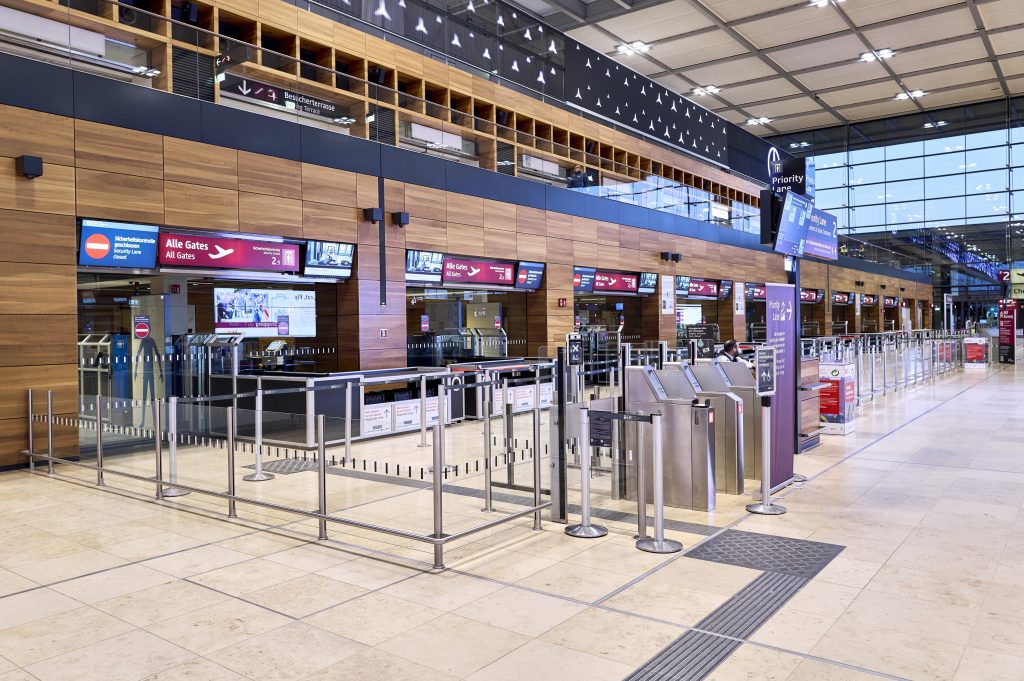 Grevă la aeroportul din Berlin: zeci de mii de călători afectați