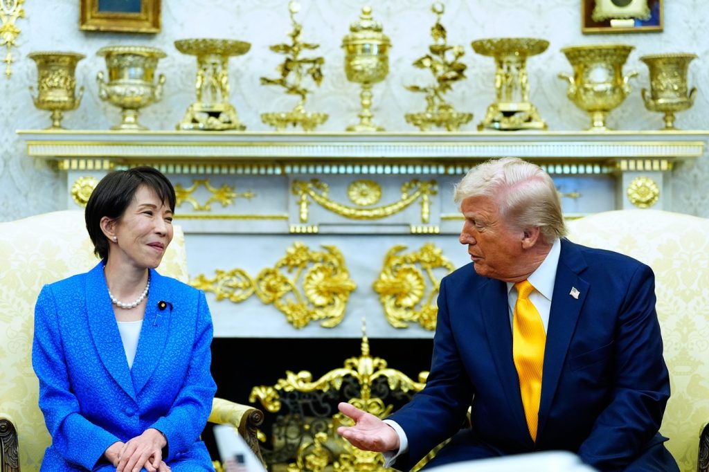 Trump ironizează atacul de la Pearl Harbor, alături de premierul japonez