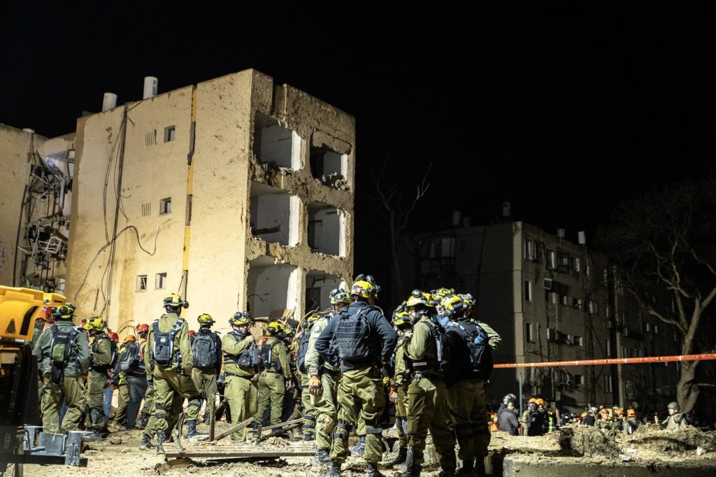 Atacuri iraniene: peste 100 de israelieni răniți lângă situl nuclear