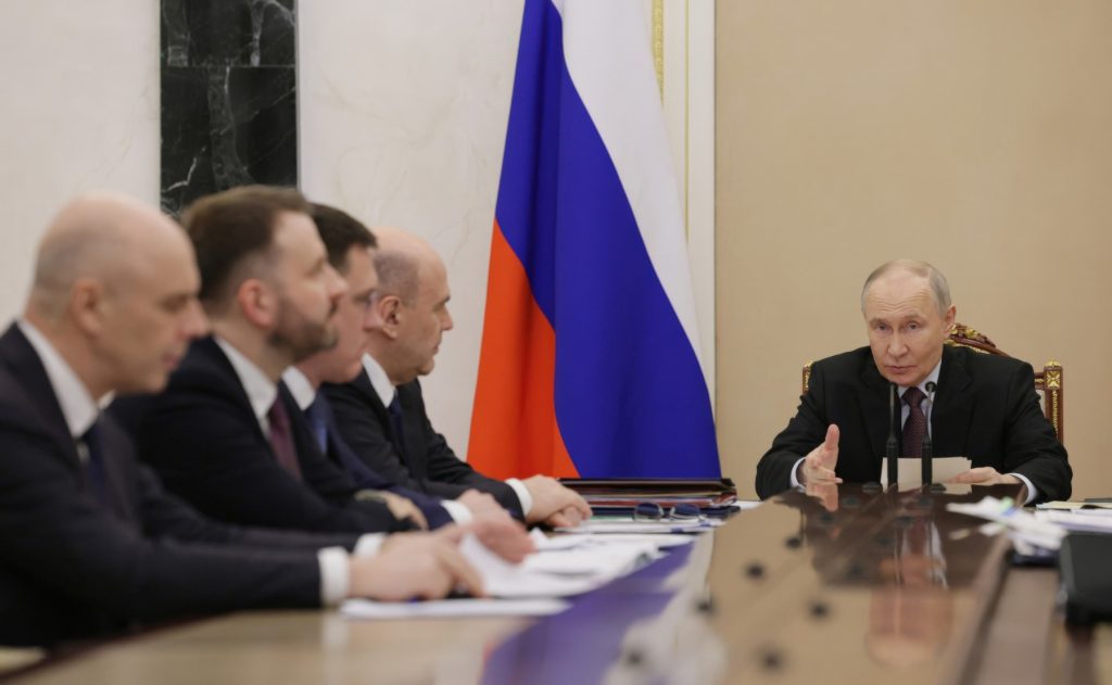 Putin: Economia Rusiei intră într-un declin previzibil