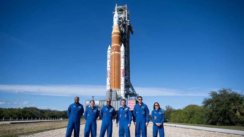 Racheta Artemis gata să trimită astronauți pe Lună în aprilie