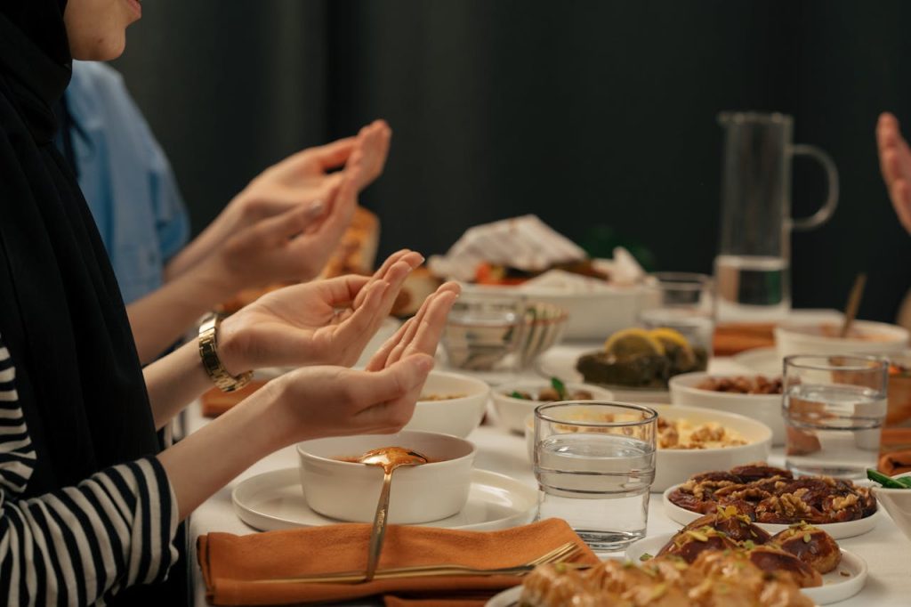 Ramazan Bayram: Musulmanii români sărbătoresc „sărbătoarea dulce” trei zile