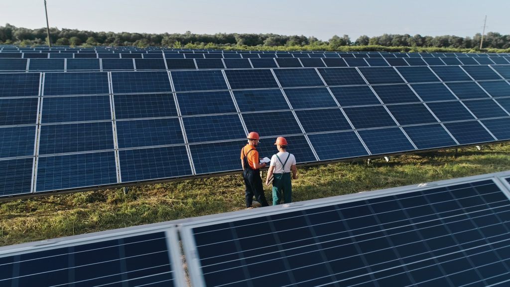 Europa trece cu bine peste criza energetică din Iran grâce energiei verzi