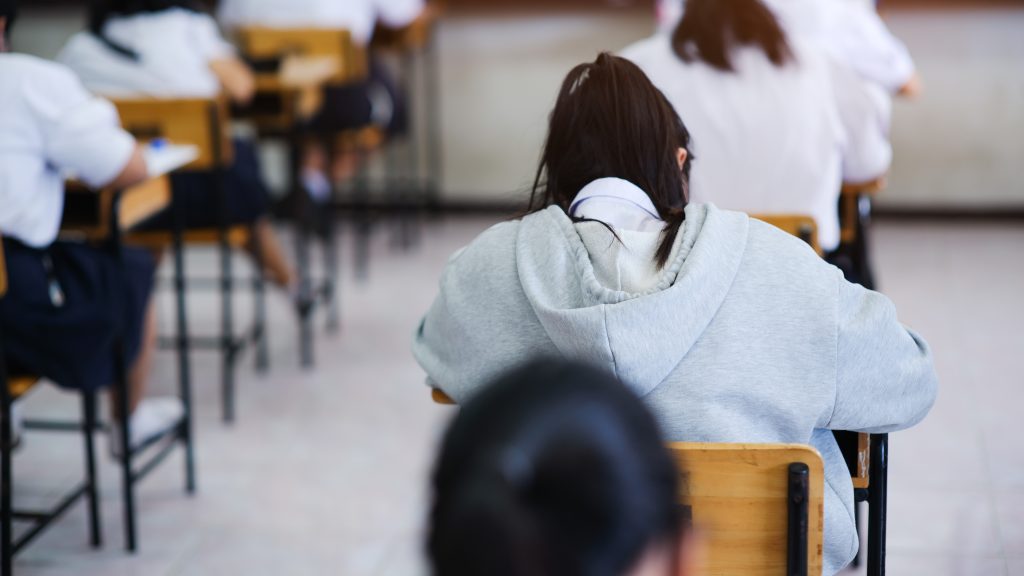 Simulare Bac 2026: peste 143.000 de elevi dau proba la limba română