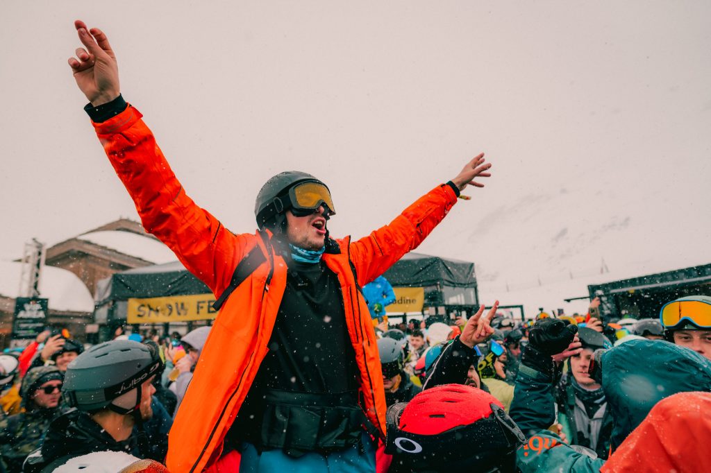 3000 de români, într-o adevărată invazie în Alpii Francezi la Snow Fest