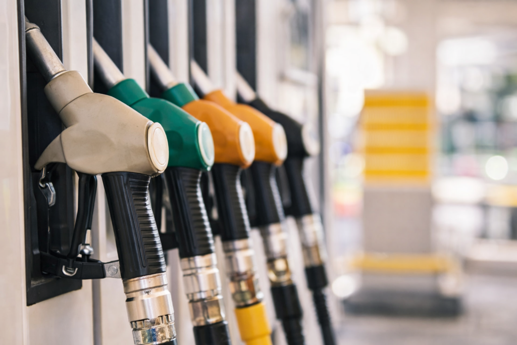 PSD critică măsura accizelor la carburanți: „Prea târziu, prea puțin”