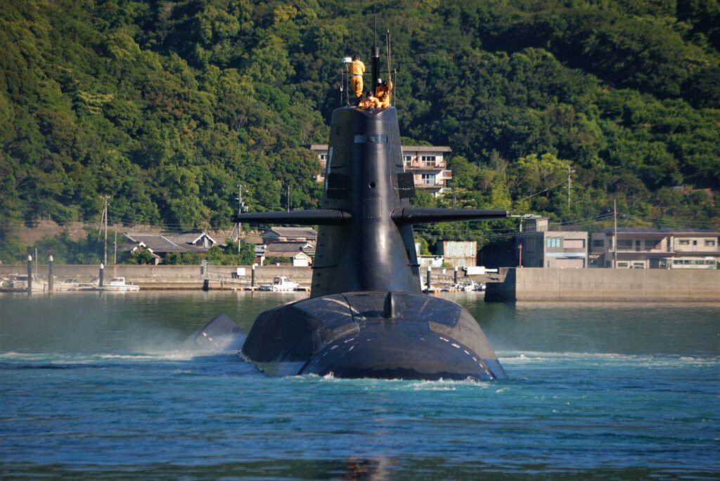 Româncă acuzată de spionaj pentru Iran după ce a intrat într-o bază britanică de submarine