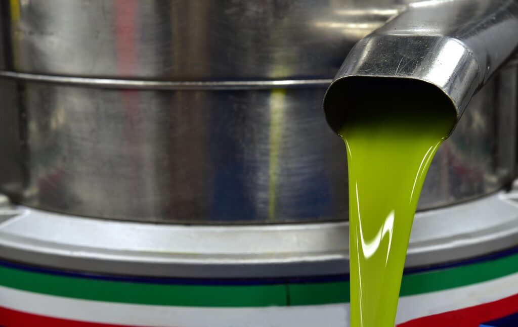Uleiul de măsline în topul alimentelor fraudate în Europa. Cum îl recunoști?