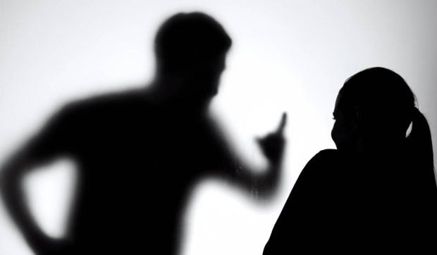 Bărbat din Brăila înjunghie soția după cererea de divorț, în prezența copiilor