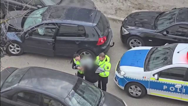 Urmărire cu mașina în Bacău: trei răniți și un șofer oprit cu forța