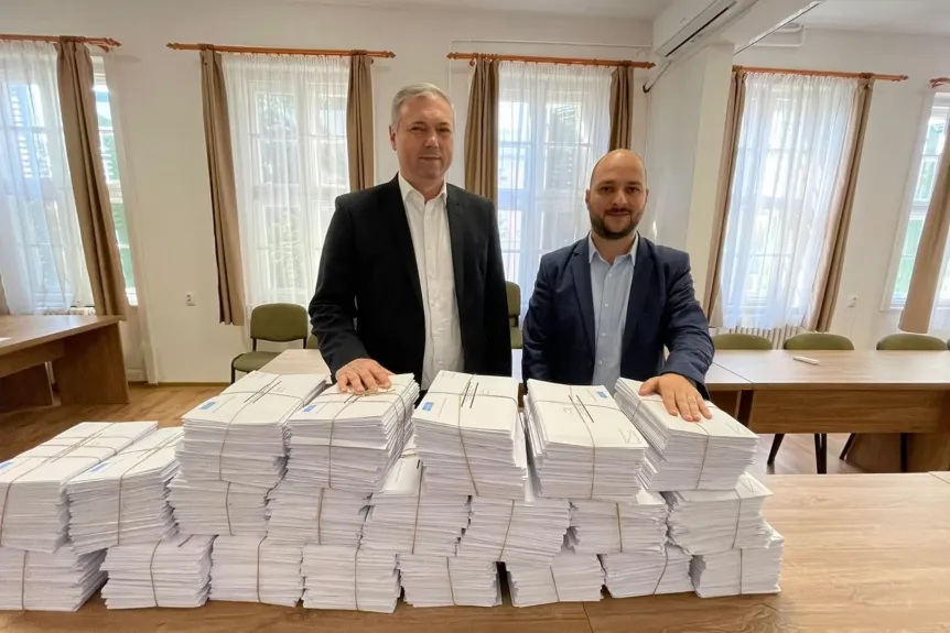 Declic lansează petiție împotriva manipulării voturilor în Transilvania la alegerile ungare