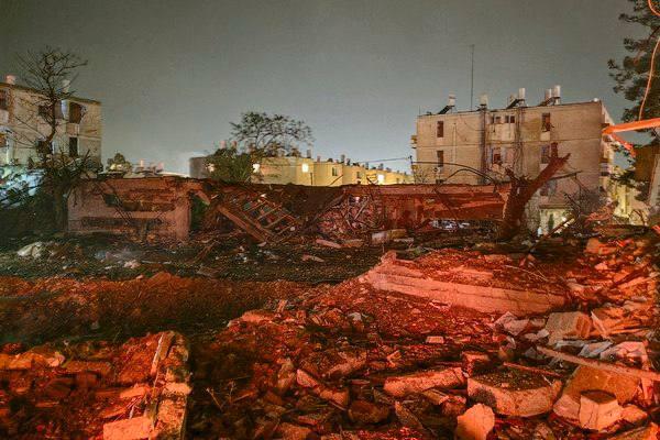 Iranul lansează rachete asupra Israelului: 175 de răniți lângă o bază nucleară