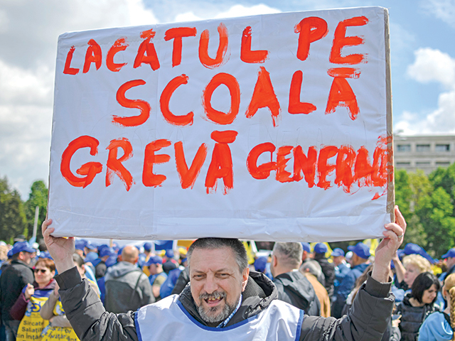 Profesorii de la „Spiru Haret” cer un nou referendum pentru grevă generală