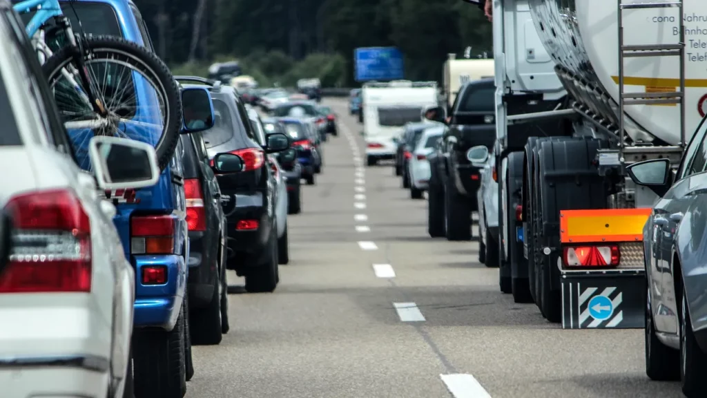 Circulație restricționată pe 3 drumuri naționale pentru vehicule peste 7,5 tone în 30 aprilie și 1 mai