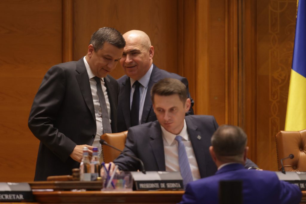 Bolojan, creștere rapidă pe Facebook, în timp ce Grindeanu are postări apreciate de boți