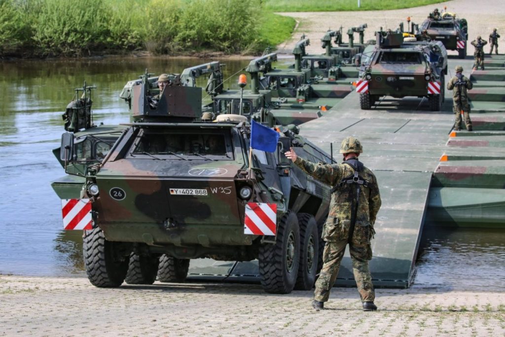 Germania își asumă o răspundere mai mare pentru apărarea Europei
