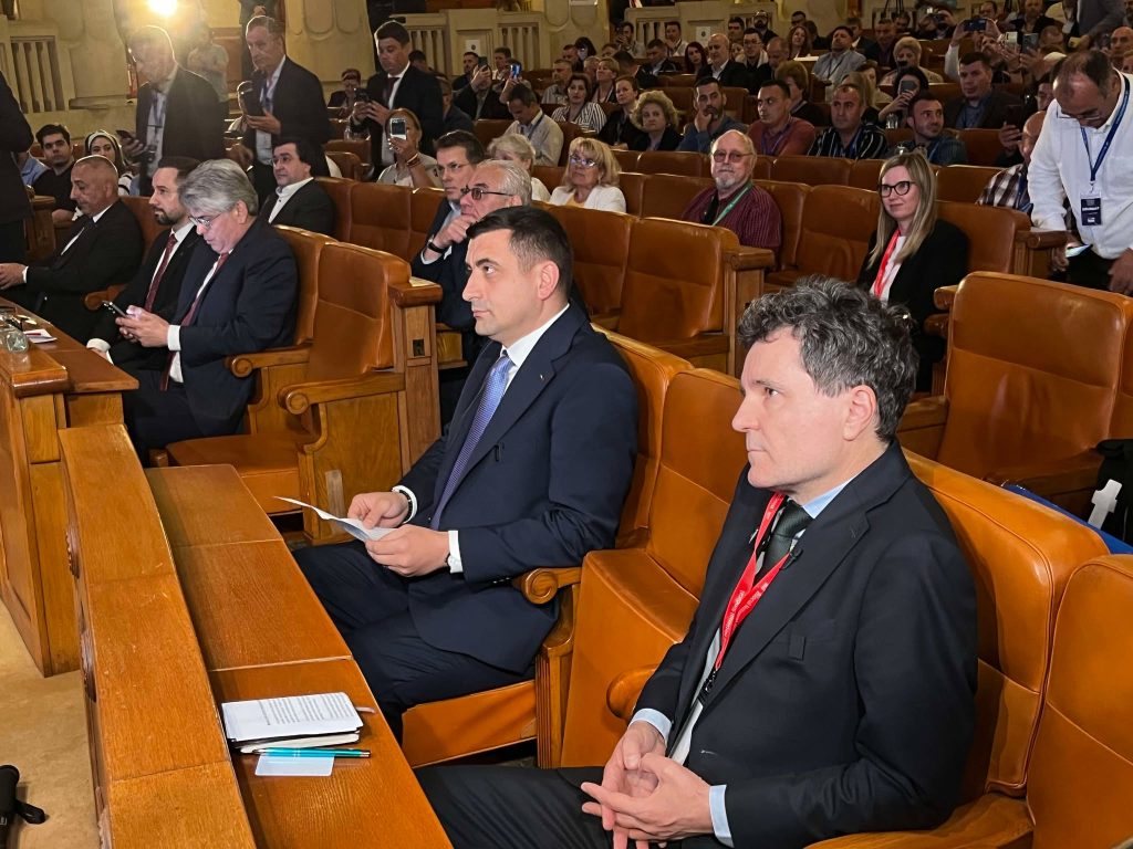Simion: „Nicușor Dan, într-un stat de drept, erai suspendat