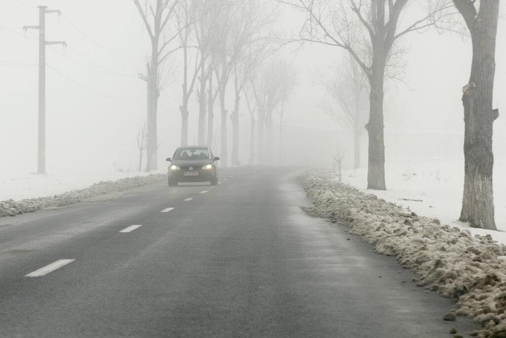 Vremea se înrăutățește în România: frig și zăpadă în unele zone