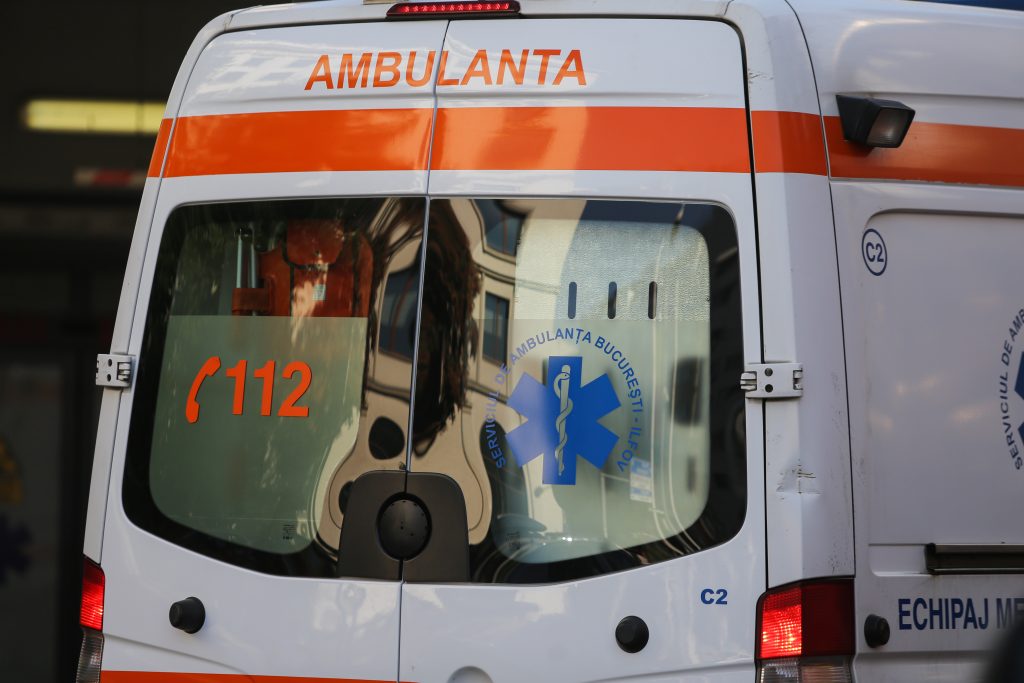 Accident pe Drumul Taberei: Trei minori loviţi de mașină pe scuar