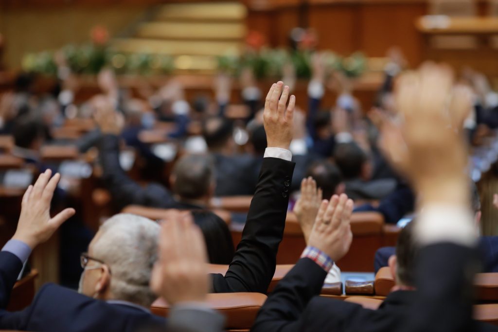 Europarlamentar: România are nevoie de o schimbare profundă, ca Ungaria