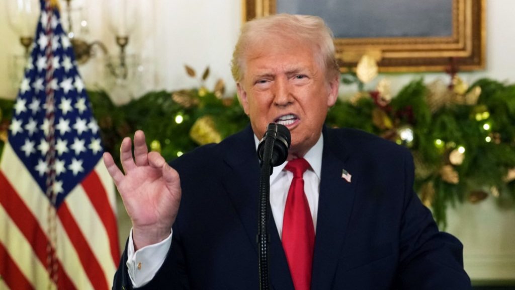 Trump: China copiază la scară industrială tehnologii AI americane