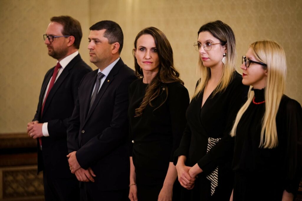 Țoiu: Nu cedăm în fața celor care vor putere fără responsabilitate