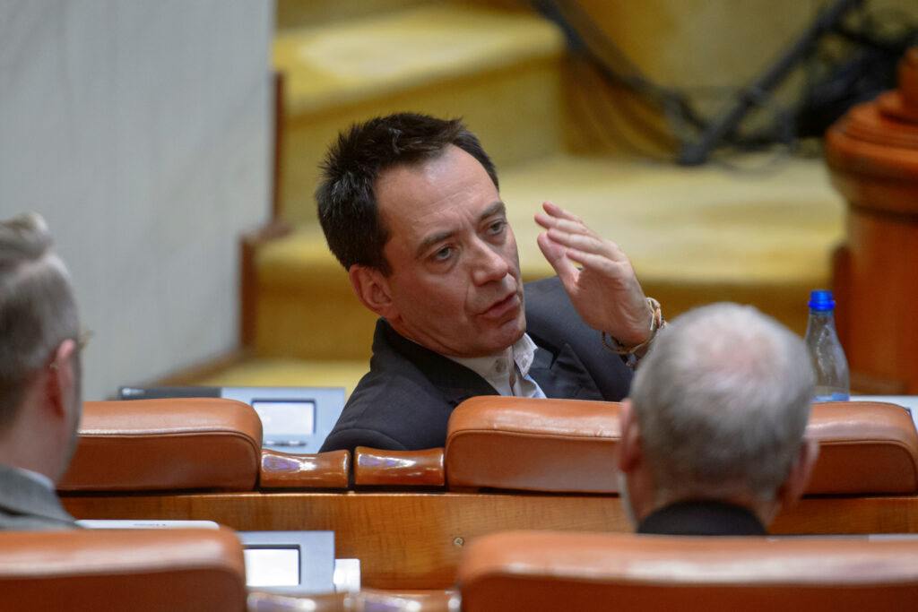 Bolojan, posibil „exilat” din PNL după moțiune? Csoma: Guvernul cade săptămâna viitoare