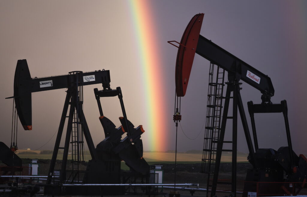 Prețul petrolului scade, negocieri SUA-Iran blocate
